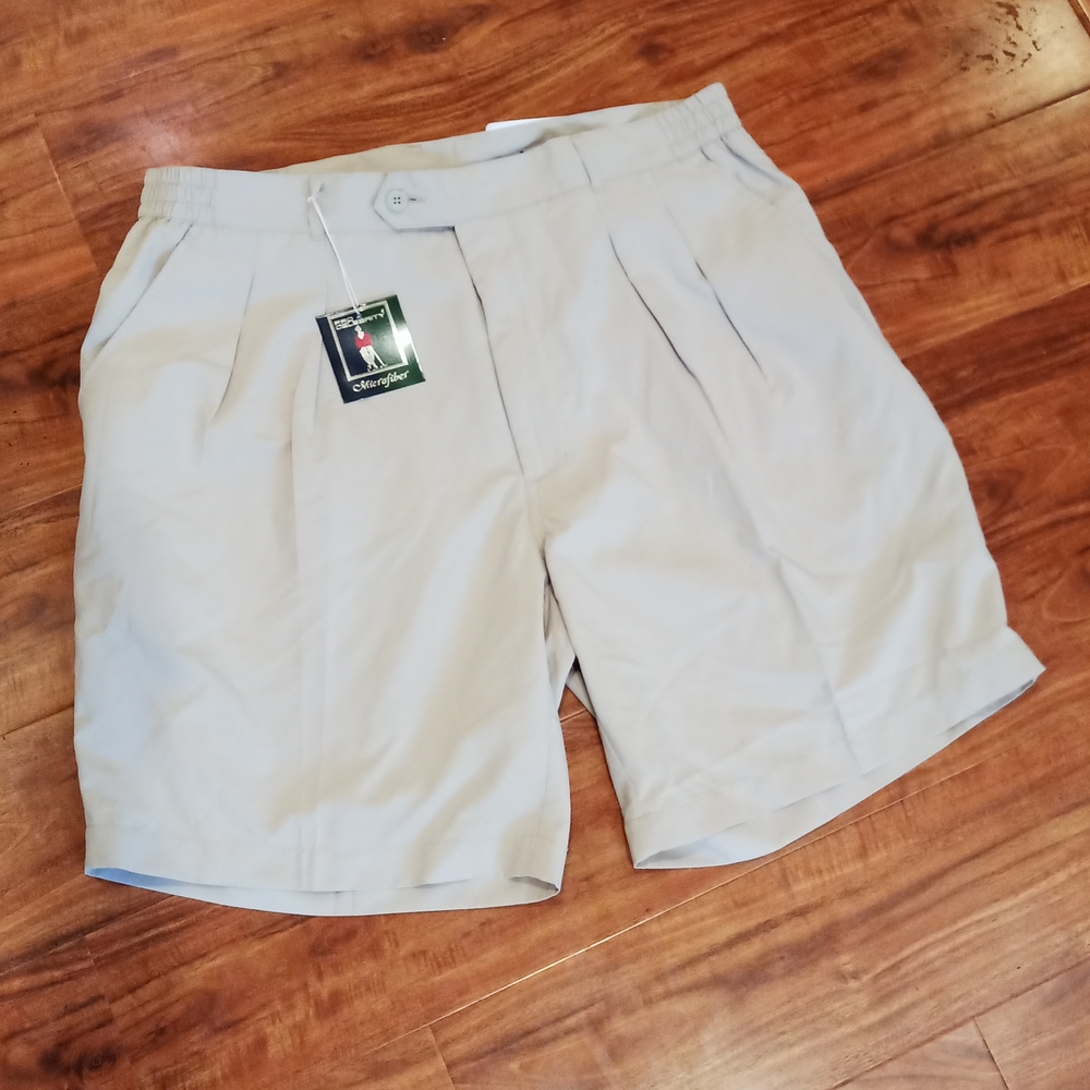 NWT Pro Celebrity Stone Golf Shorts, 38